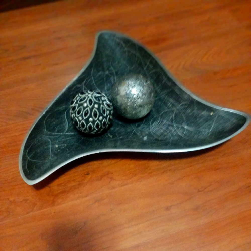 Decor bowel